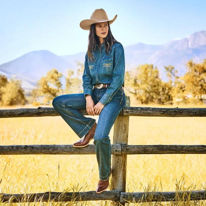 214 City Trouser Jeans In Medium Wash Blue Women Stetson Denim