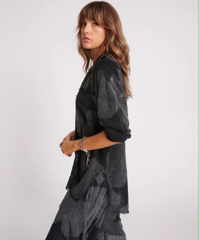 BLACK STAR MUSLIN LONGLINE SHIRT Women One Teaspoon Shirts BLACK STAR MUSLIN LONGLINE SHIRT Women One Teaspoon Shirts