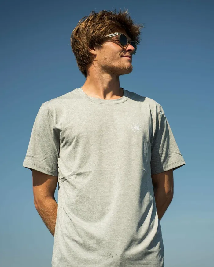 Body Glove Sun Protection Men ShortSleeved Raglan UPF 50 TShirt 8211 Ash