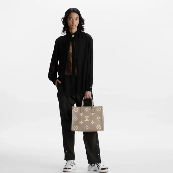 Louis Vuitton Onthego Bag Louis Vuitton OnTheGo MM M45494 Dove Cream 8211 Louis Vuitton Handbag Store 8211 Women