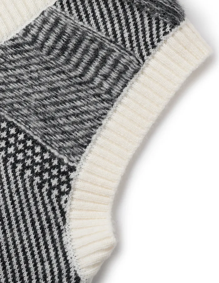 MARYLING Knitwear Gradient Light Grey VNeck Short Knit Vest Grey 8211 Women MARYLING Knitwear Gradient Light Grey VNeck Short Knit Vest Grey 8211 Women