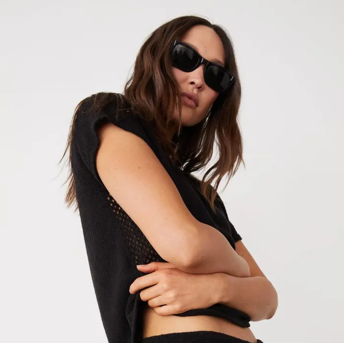 MONROW KNITS Boucle Knit Vneck Black 8211 Shop