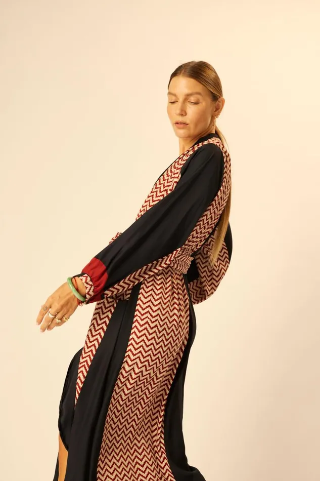 Natalie Martin NICO LS MAXI WITH SASH Block Zigzag Noire Shop Dresses