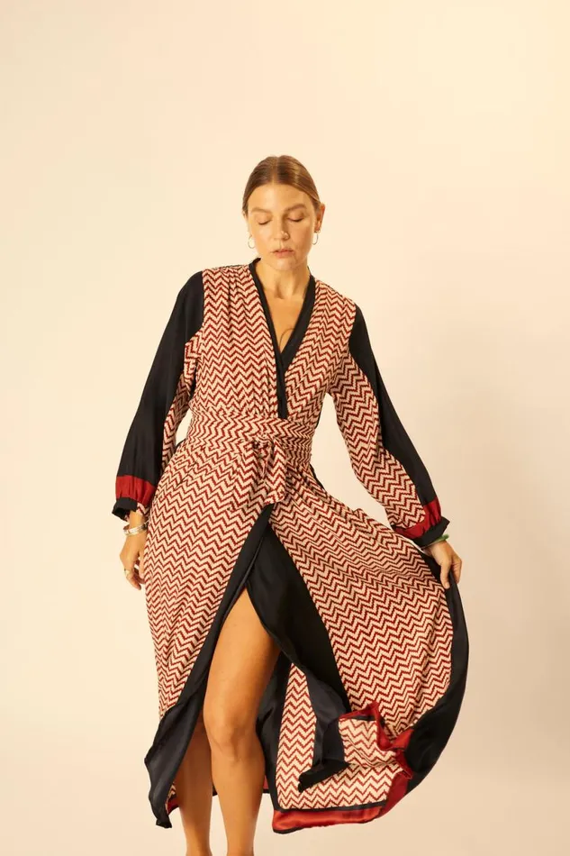 Natalie Martin NICO LS MAXI WITH SASH Block Zigzag Noire Shop Dresses