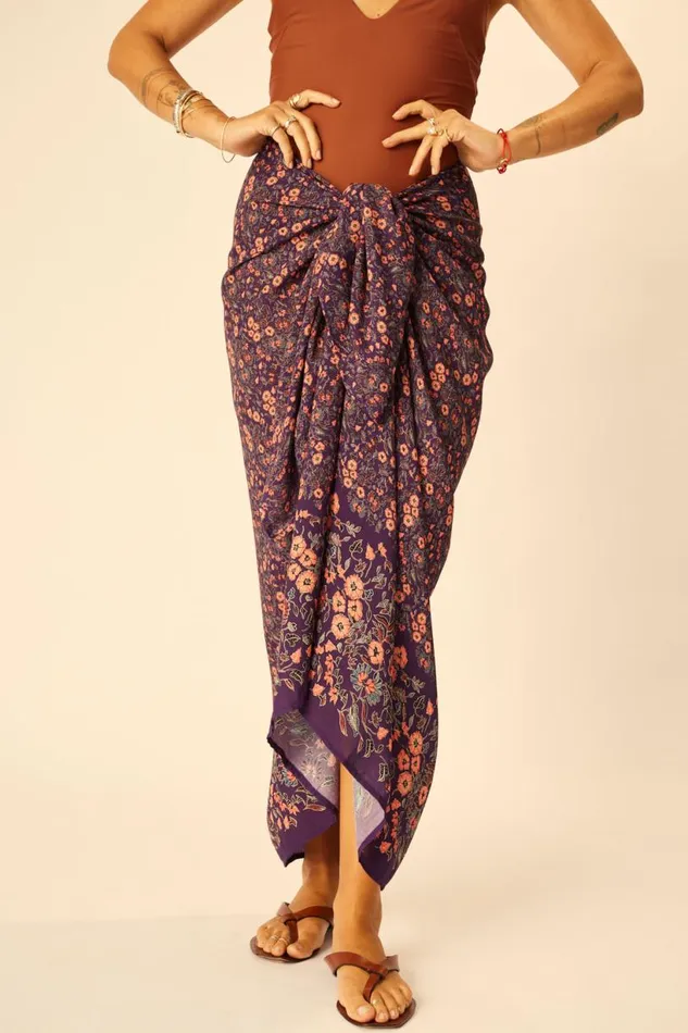 Natalie Martin SARONGSCARF Petite Fleur Aubergine Shop Bottoms