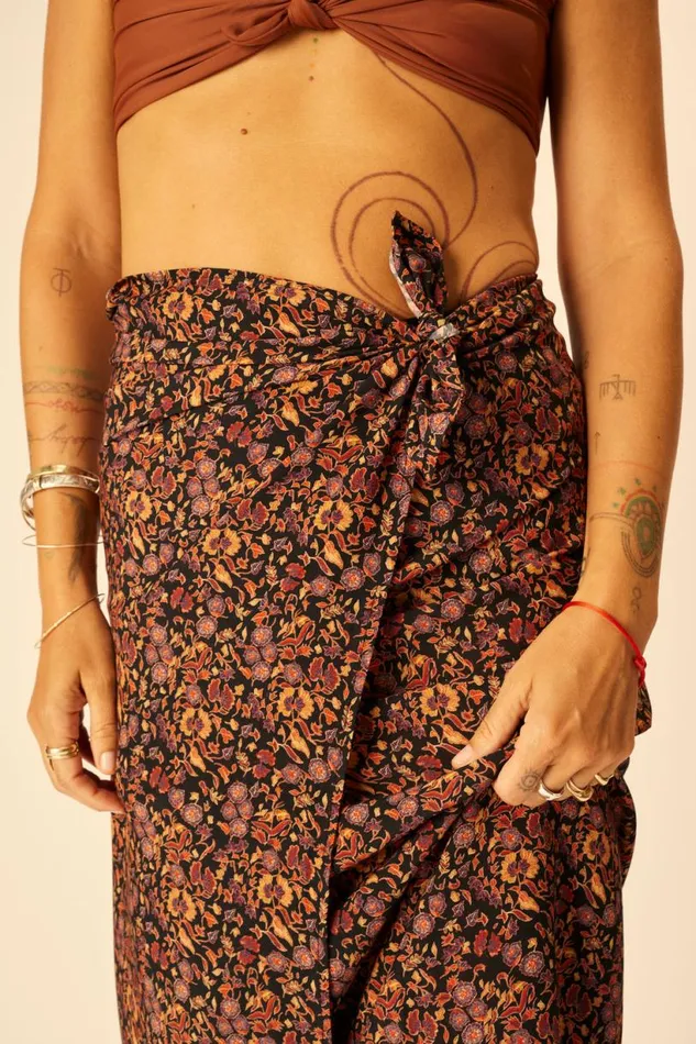 Natalie Martin SARONGSCARF Petite Fleur Noire Shop Bottoms