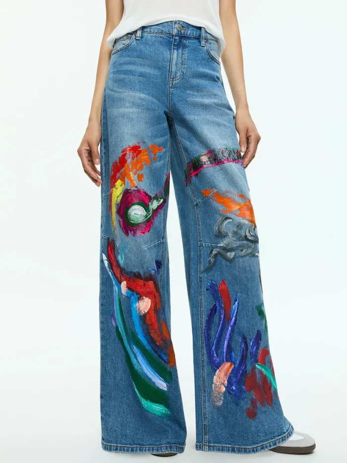 Pants Women Alice Olivia TUCKER PAINTED BAGGY JEAN WITH DARTED KNEE Avery Bluemulti Pants Women Alice Olivia TUCKER PAINTED BAGGY JEAN WITH DARTED KNEE Avery Bluemulti