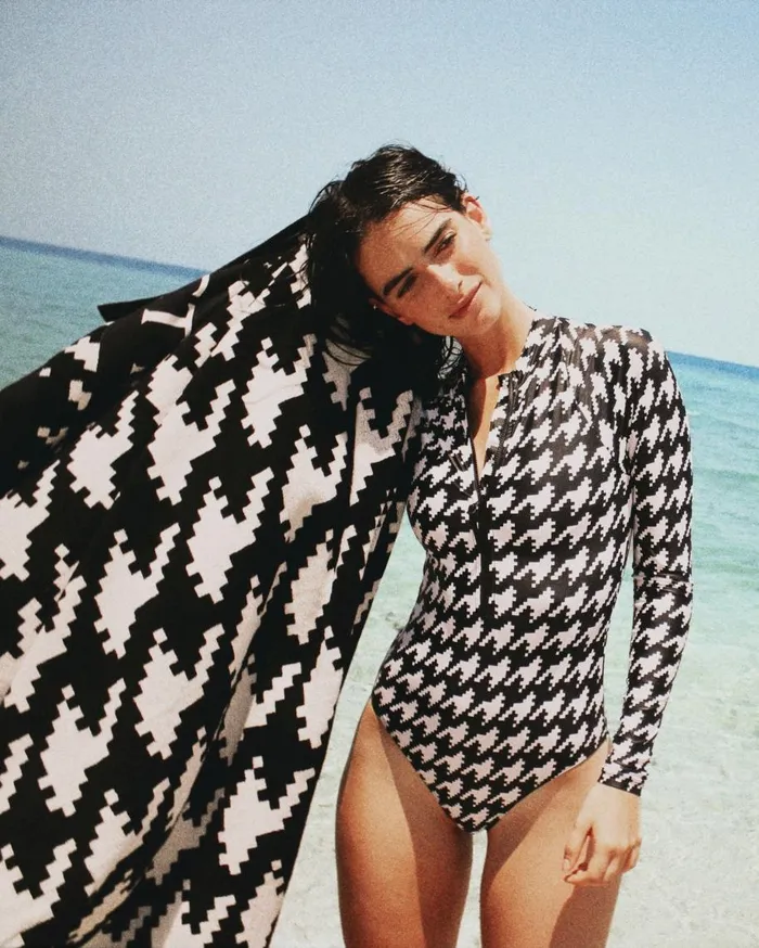 Perfect Moment Swim Houndstooth PM HalfZip Spring Suit Black and White 8211 Houndstooth Print 8211 Women