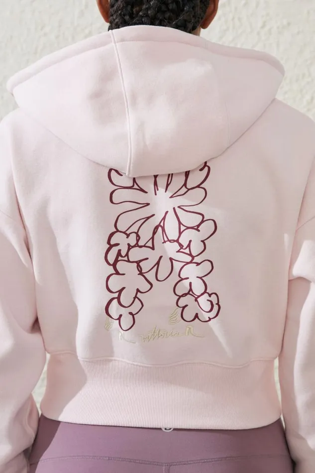 Plush Essential Graphic Cropped Zip Through Cherry Dreamlcn Amber Vittoria Women Cotton On Sweats and Hoodies Plush Essential Graphic Cropped Zip Through Cherry Dreamlcn Amber Vittoria Women Cotton On Sweats and Hoodies