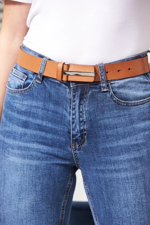 Sosandar Bags and Belts Women Tan Leather Waist Belt With Silver Clasp Silver