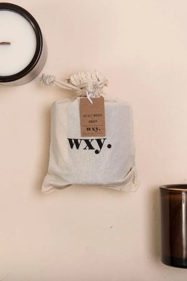 Sosandar Nightwear Women WXY Velvet Woods and Amber Wood Wick Candle