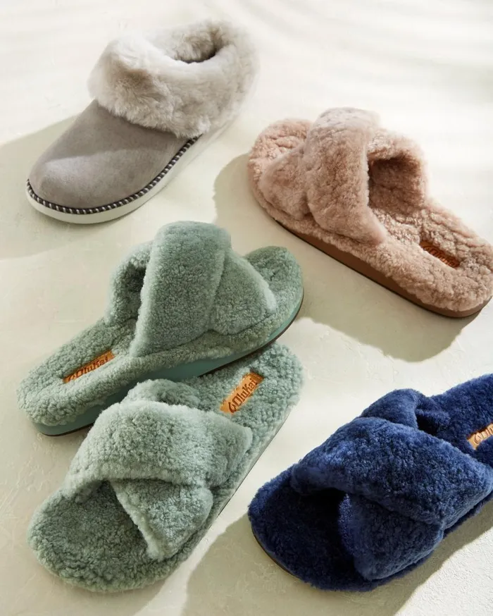 Tommy Bahama OluKai Hila Heu Slippers Moonlit Ocean Women Shoes and Sandals Tommy Bahama OluKai Hila Heu Slippers Moonlit Ocean Women Shoes and Sandals