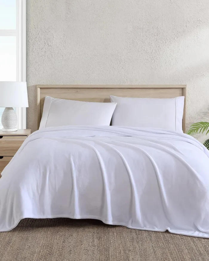Tommy Bahama Solid FullQueen Fleece Blanket White Beach and Home Bedding
