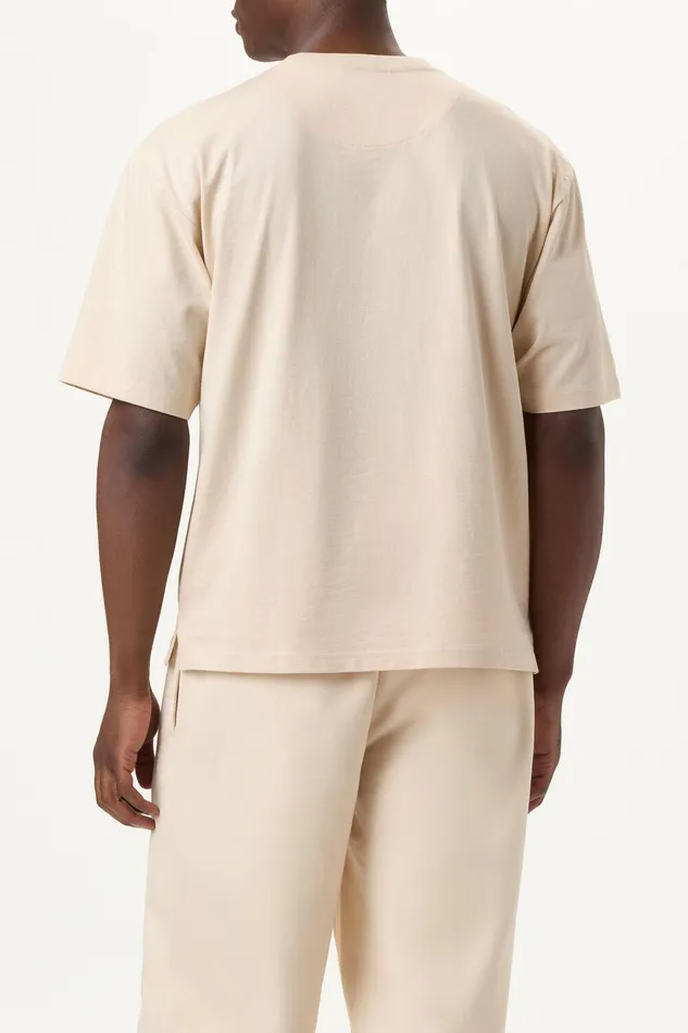 Tops and TShirts Women Fila Apex Relaxed Box Tee 922 Brazilian Sand Tops and TShirts Women Fila Apex Relaxed Box Tee 922 Brazilian Sand