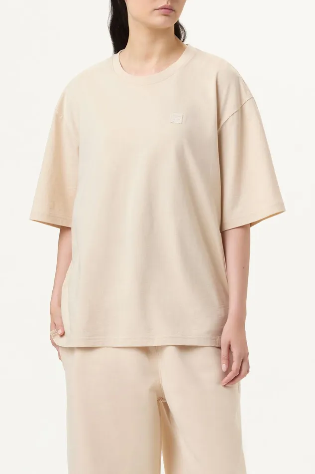 Tops and TShirts Women Fila Apex Relaxed Box Tee 922 Brazilian Sand Tops and TShirts Women Fila Apex Relaxed Box Tee 922 Brazilian Sand