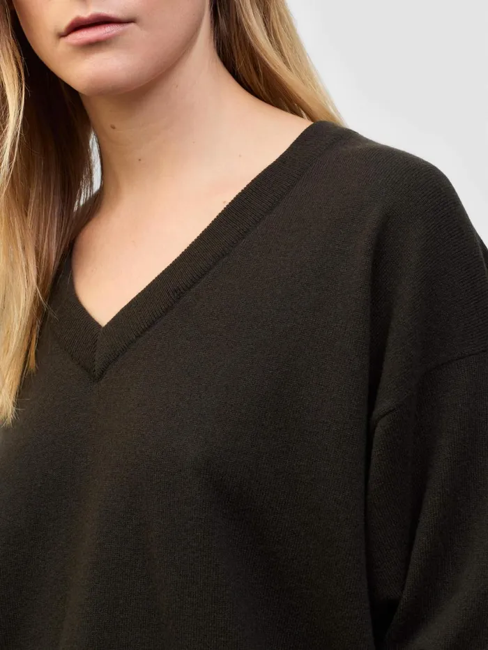 Women Begg X Co Sweaters Jade VNeck Cashmere Sweater Assam