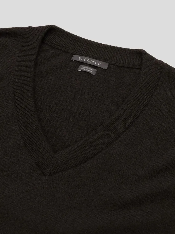Women Begg X Co Sweaters Jade VNeck Cashmere Sweater Assam