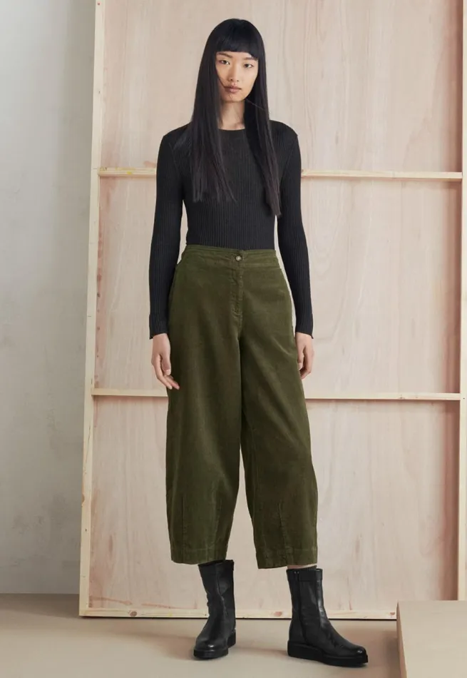 Women Cropped Trousers Dark Fern Poetry Fashion Trousers and Shorts
