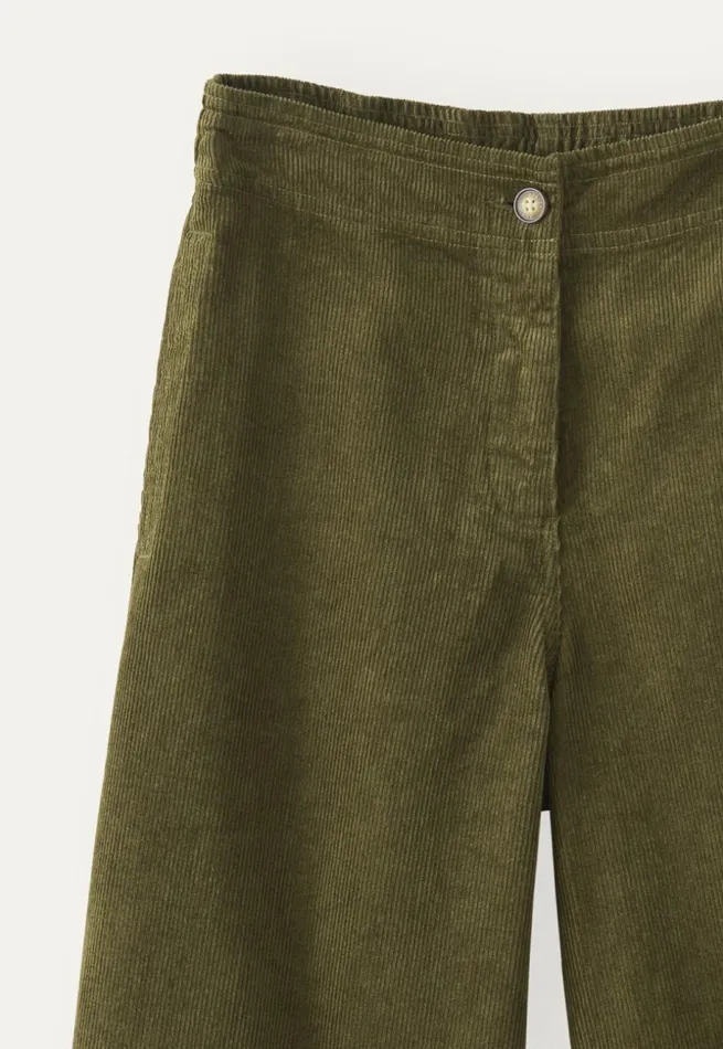 Women Cropped Trousers Dark Fern Poetry Fashion Trousers and Shorts